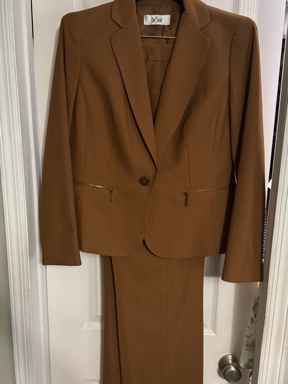 Le Suit Women's Brown Two-Piece Tailored Blazer and Skirt Set